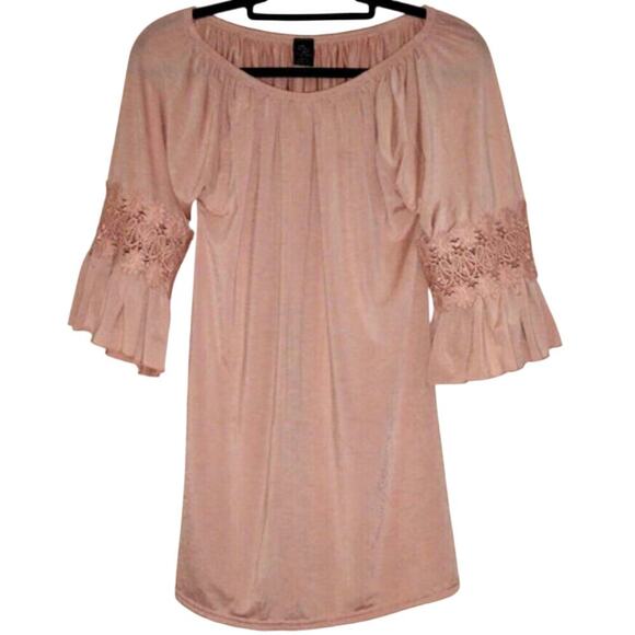 Ruffled Sleeve Tunic w/crocheted cut out daisies by Win Wim - Picture 1 of 9